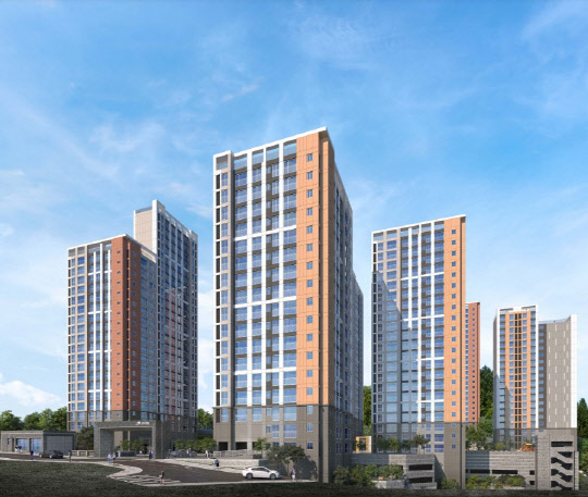 한국토지주택공사(LH)가 부산에 분양한 아파트의 입주 시점이 13개월 연기되자 지체보상금 산정 기준을 두고 LH와 입주민 사이에 논란이 일고 있다. 범천LH센트럴힐은 무주택세대를 대상으로 공급하는 공공분양(394세대) 및 공공임대주택(104세대)이다. 범천LH센트럴힐 조감도 <한국토지주택공사>